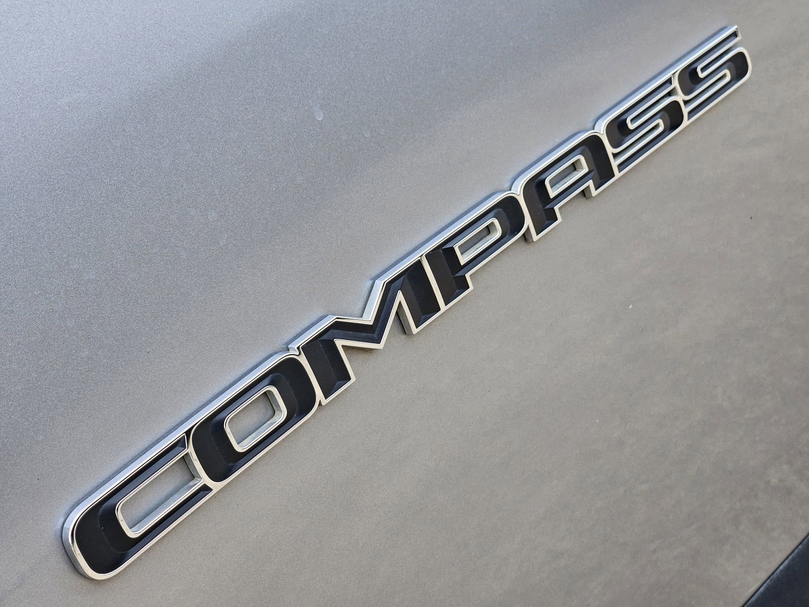 Used 2022 Jeep Compass Latitude image 14