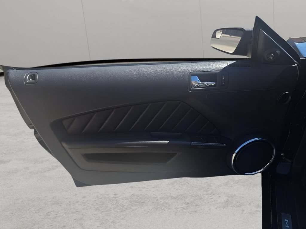 Used 2014 Ford Mustang Premium RWD image 13