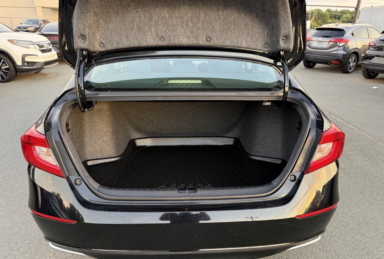 Used 2018 Honda Accord LX image 11