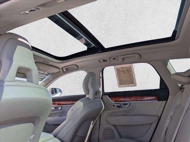 Used 2017 Volvo V90 T6 Cross Country image 18