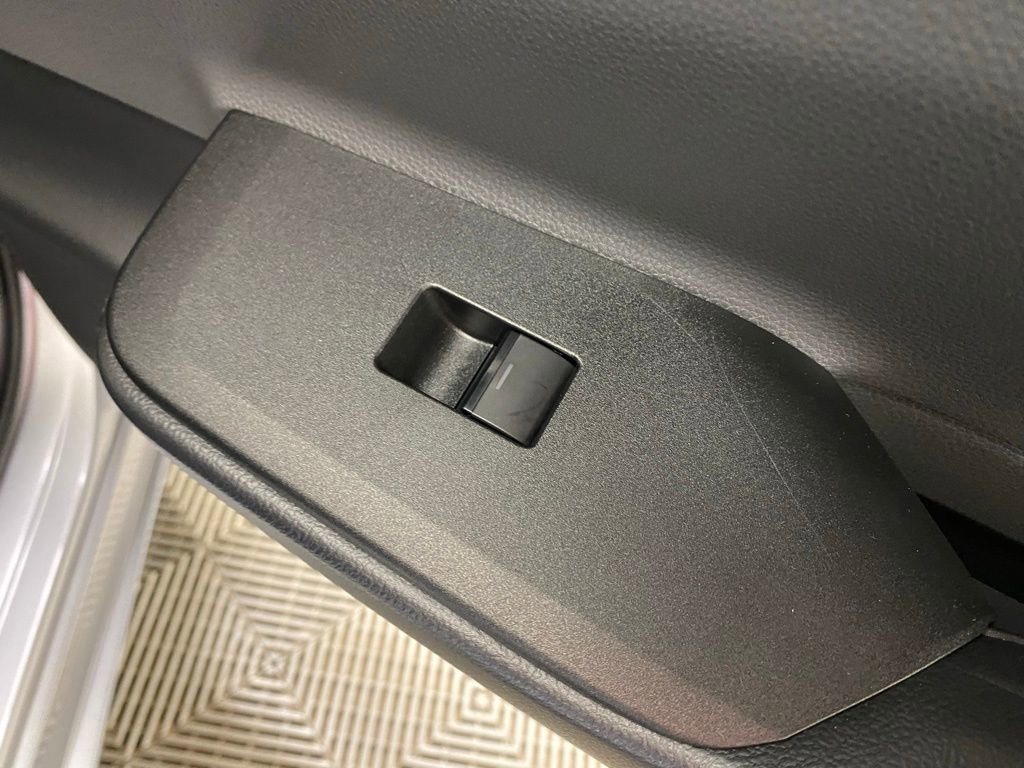 Used 2025 Toyota Prius LE image 15