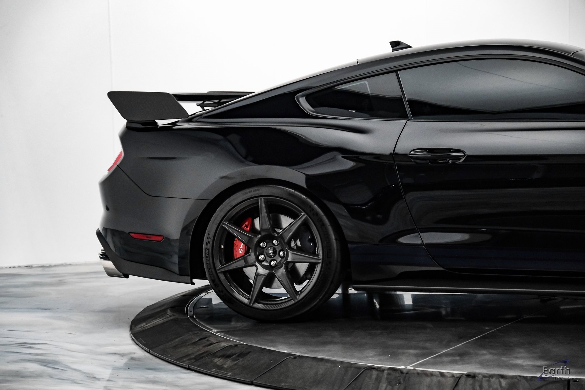 Used 2020 Ford Mustang Shelby GT500 w/ Carbon Fiber Track Pack image 17