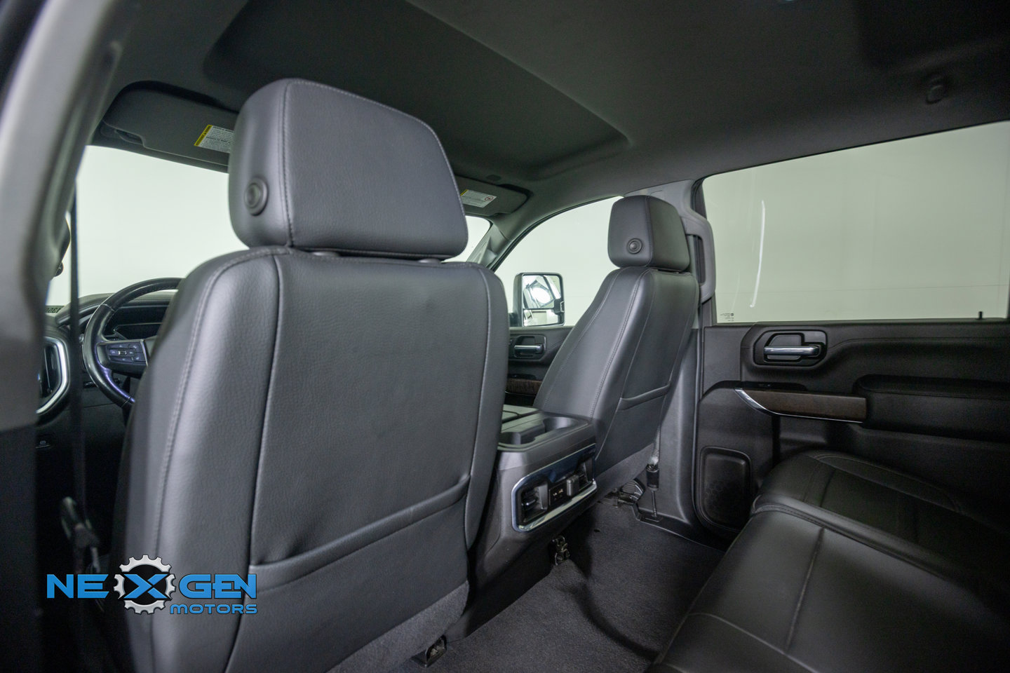 Used 2022 GMC Sierra 3500 Denali w/ Technology Package AWD/4WD image 30