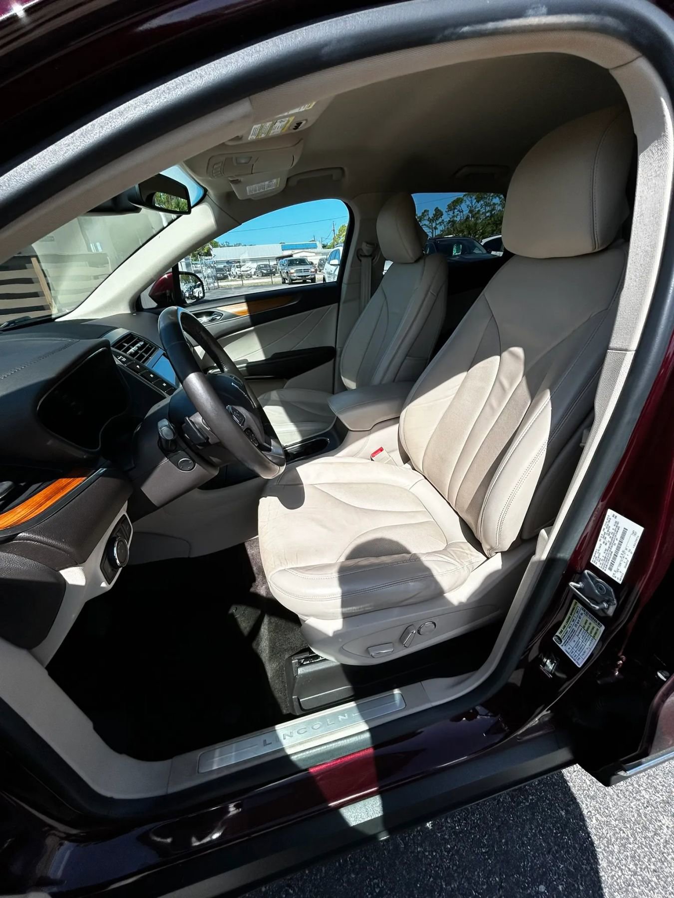 Used 2018 Lincoln MKC Select w/ Select Plus Package FWD image 32