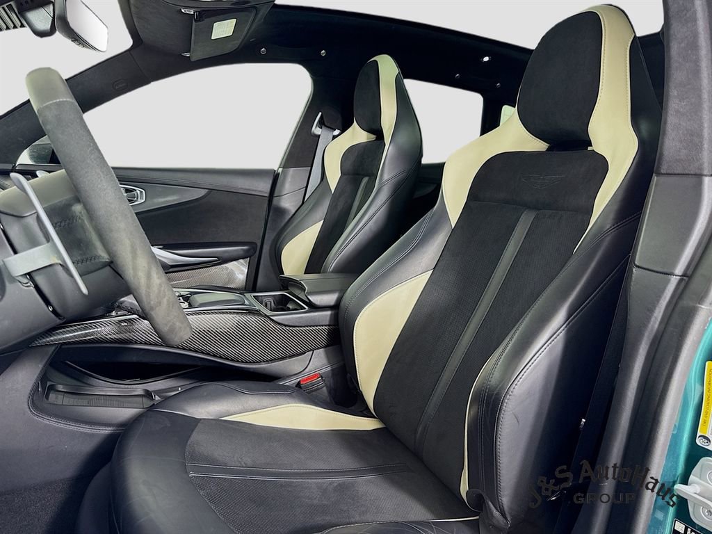 Used 2022 Aston Martin DBX image 11