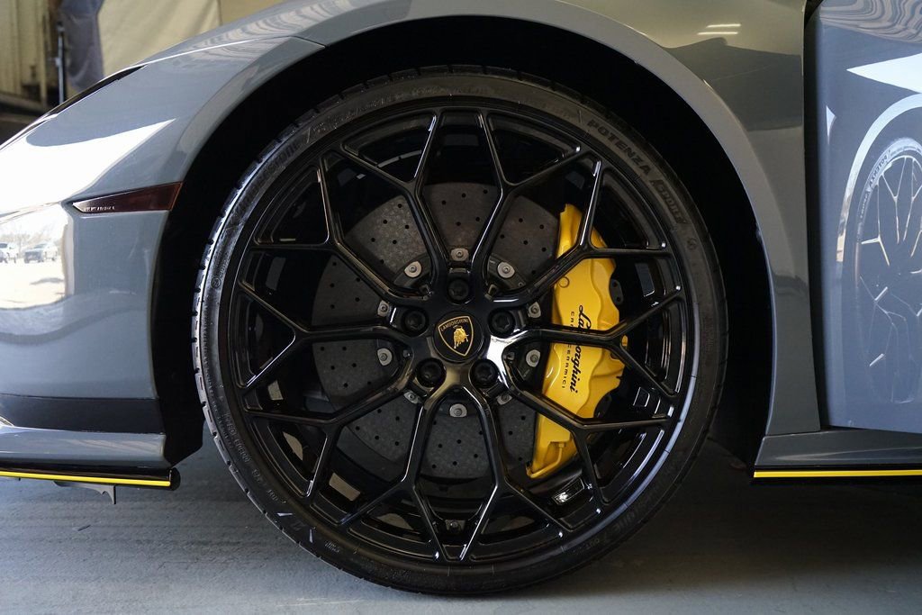Used 2024 Lamborghini Huracan Tecnica image 31