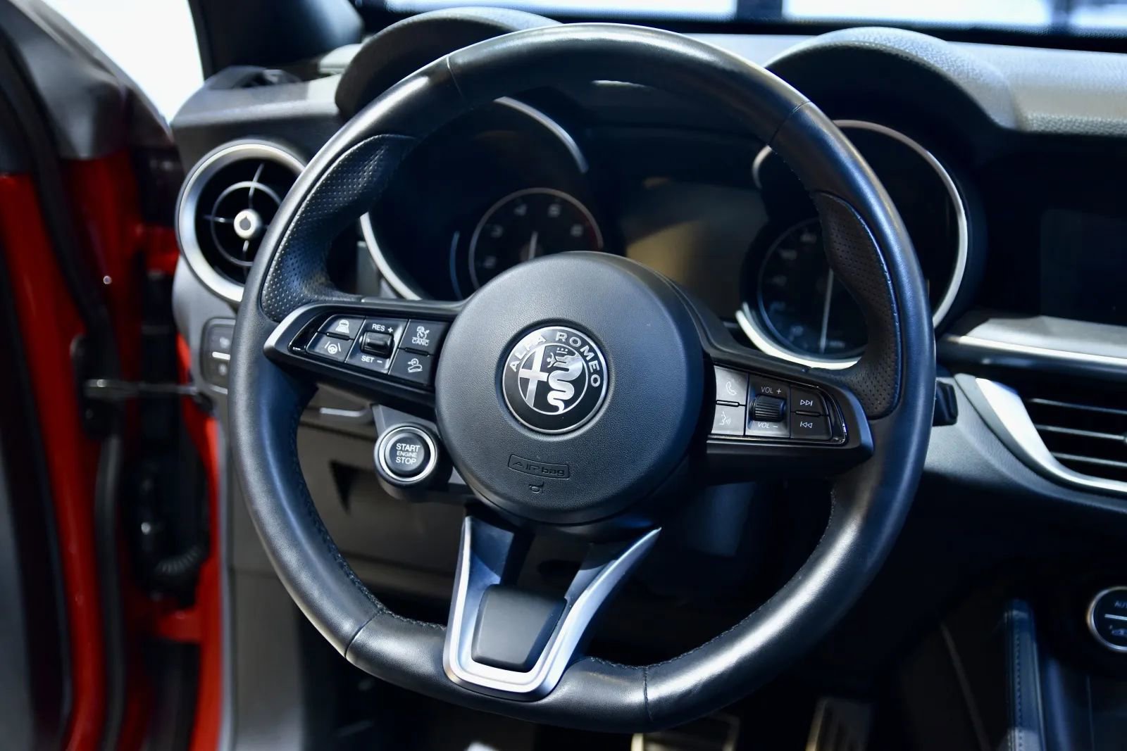 Used 2023 Alfa Romeo Stelvio Ti w/ Active Assist Plus Package image 17