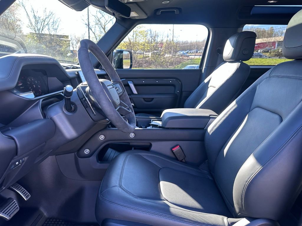 Used 2024 Land Rover Defender 90 V8 AWD/4WD image 11