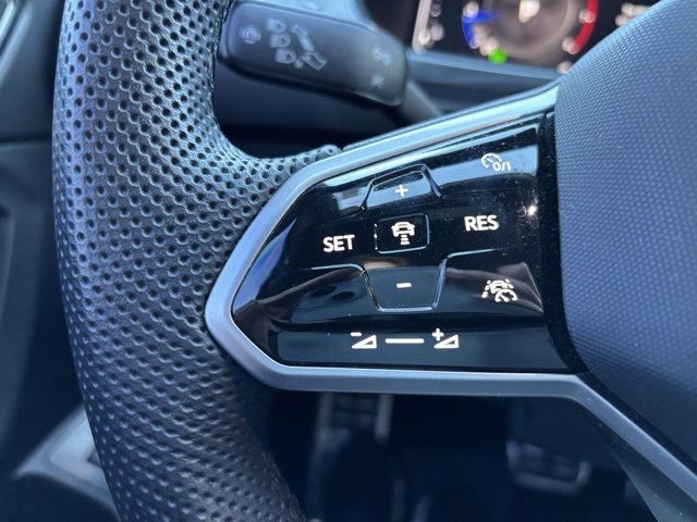 Used 2022 Volkswagen Tiguan SEL R-Line image 15