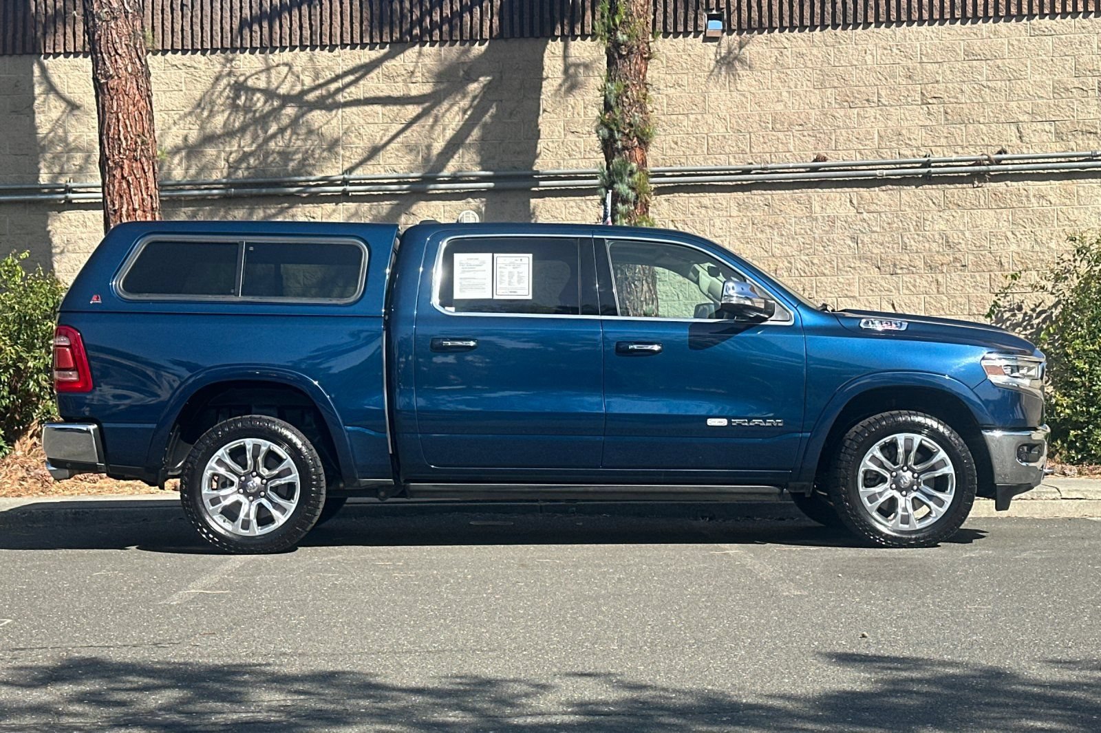 Used 2021 RAM 1500 Limited AWD/4WD image 2