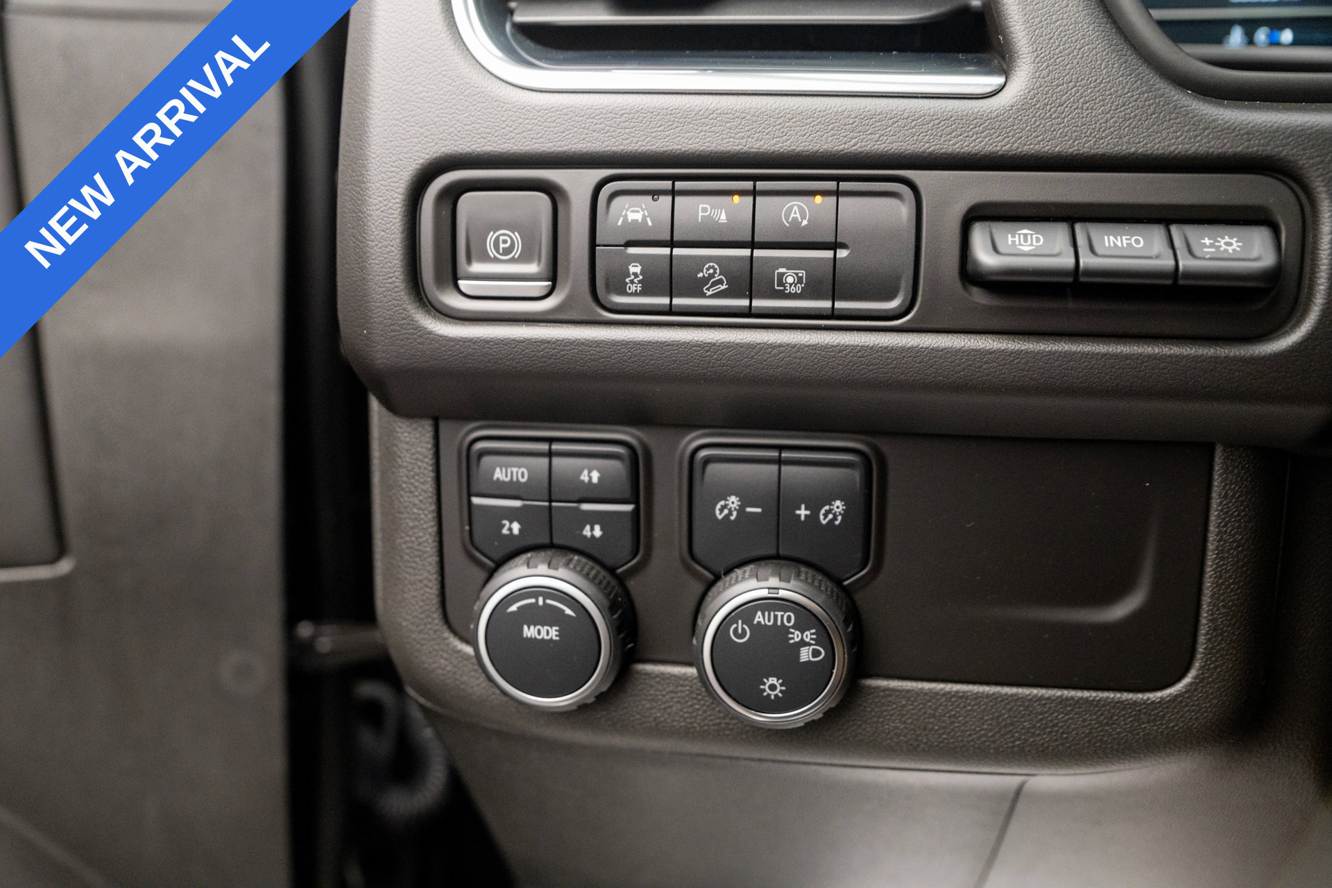 Used 2023 Chevrolet Tahoe Premier AWD/4WD image 18