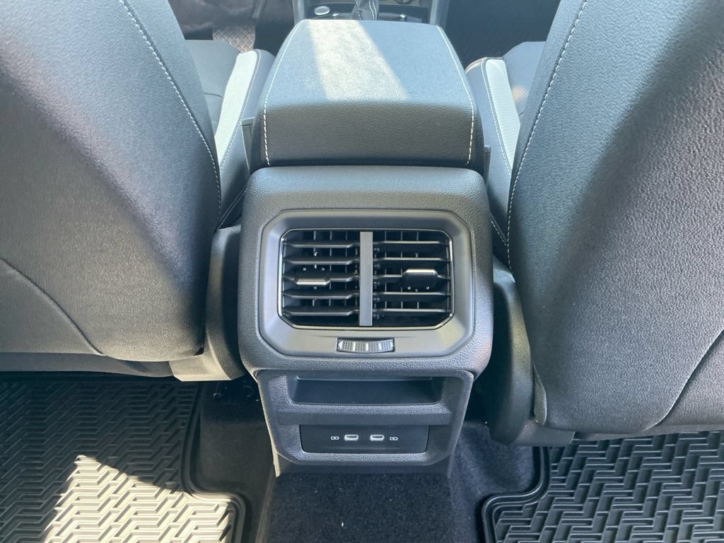 New 2026 Volkswagen Taos SEL AWD/4WD image 16