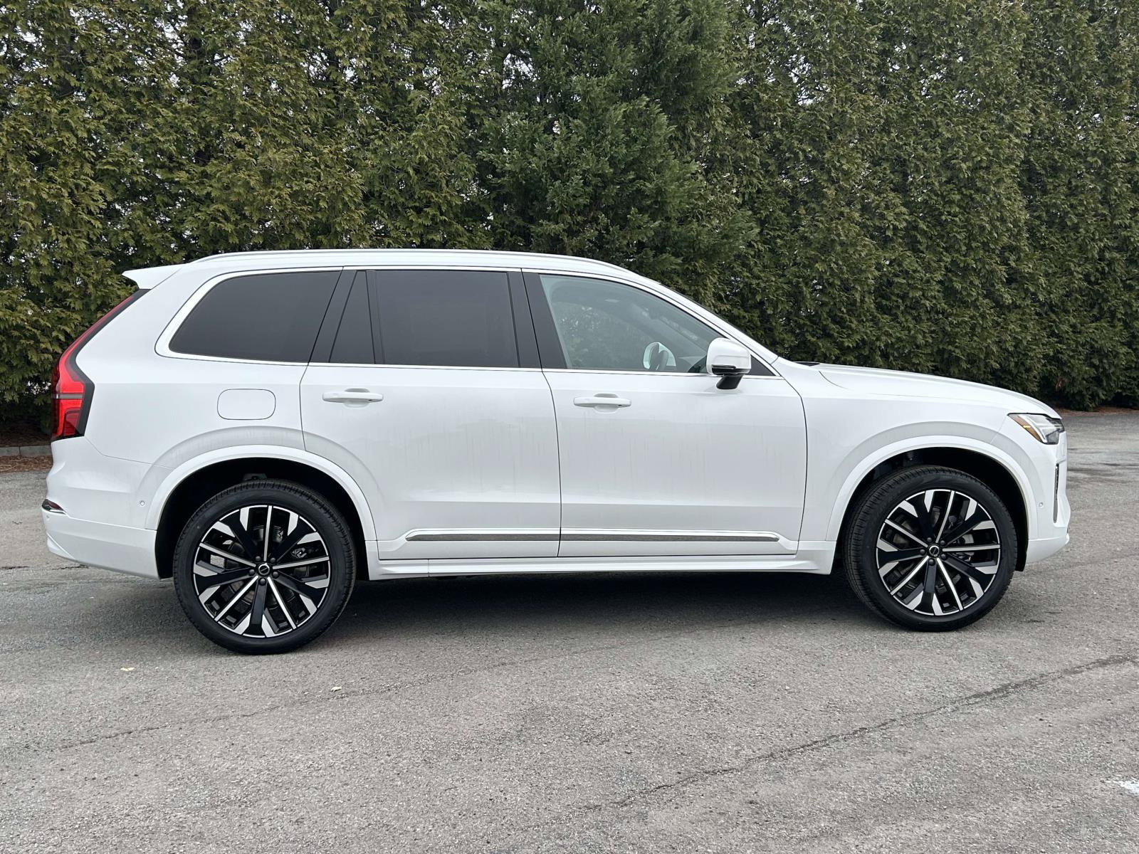 New 2026 Volvo XC90 B6 Plus AWD/4WD image 2