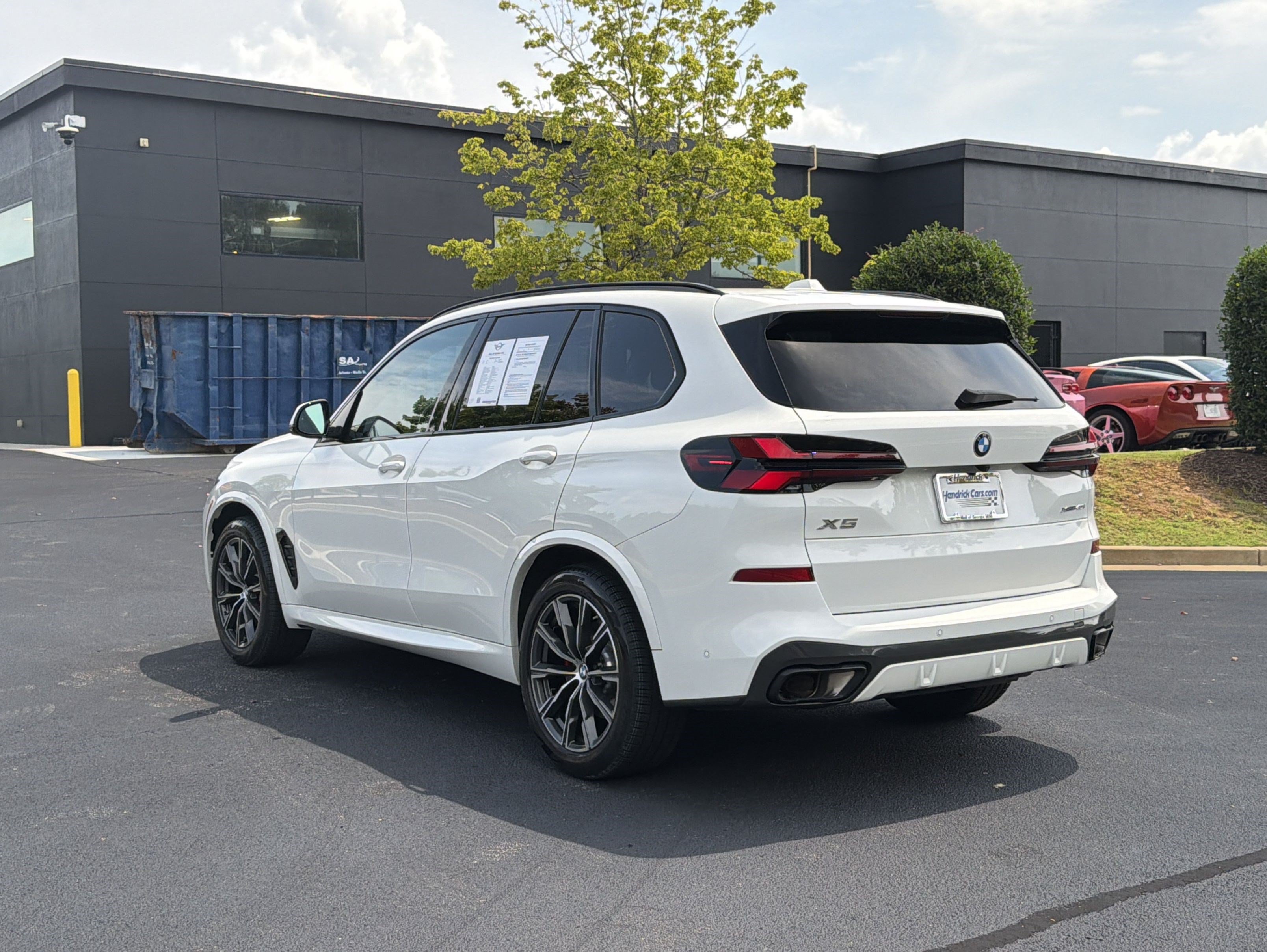 Used 2024 BMW X5 xDrive40i w/ M Sport Package AWD/4WD image 15