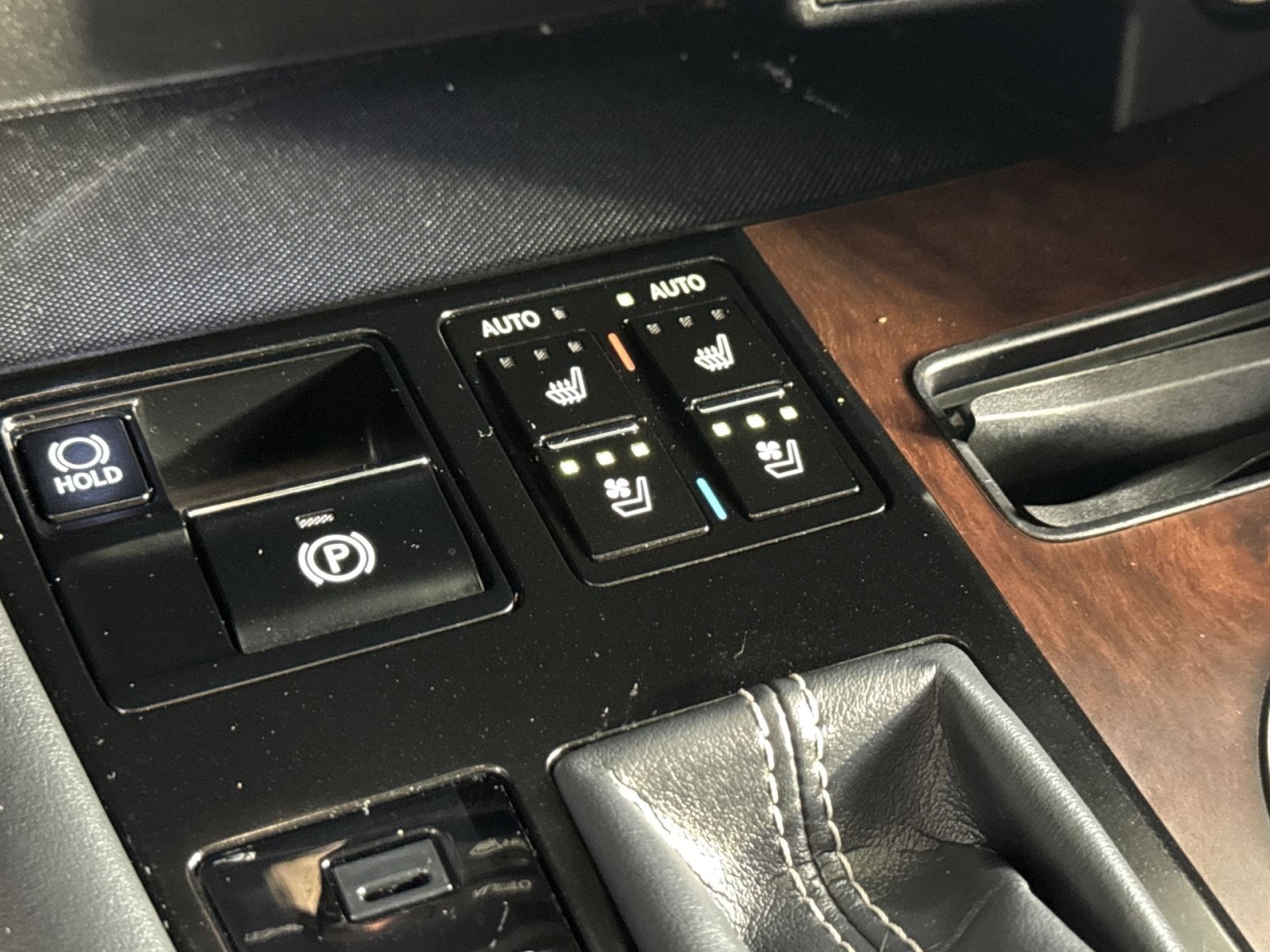 Used 2020 Lexus RX 450h AWD w/ Premium Package image 44