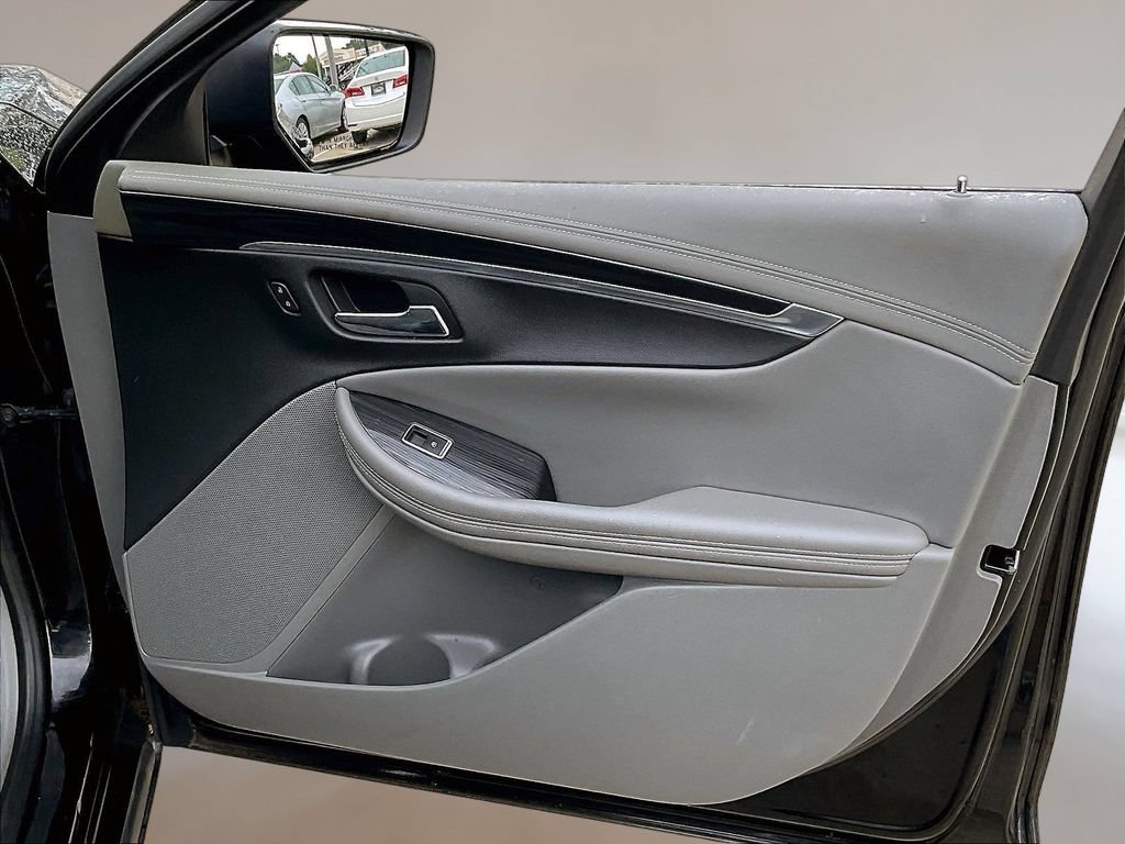 Used 2018 Chevrolet Impala LT FWD image 26