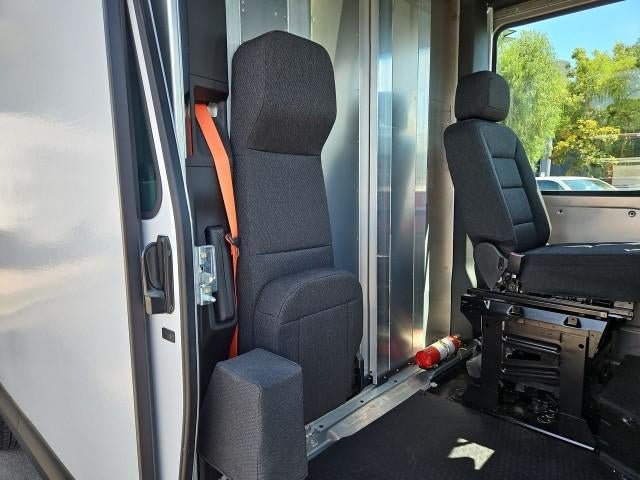 New 2025 Chevrolet Brightdrop 400 w/ Power Door Package AWD/4WD image 24