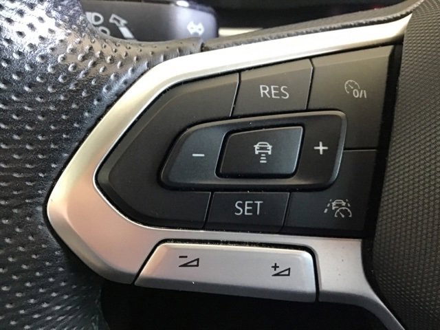 Used 2021 Volkswagen Atlas SEL Premium image 24