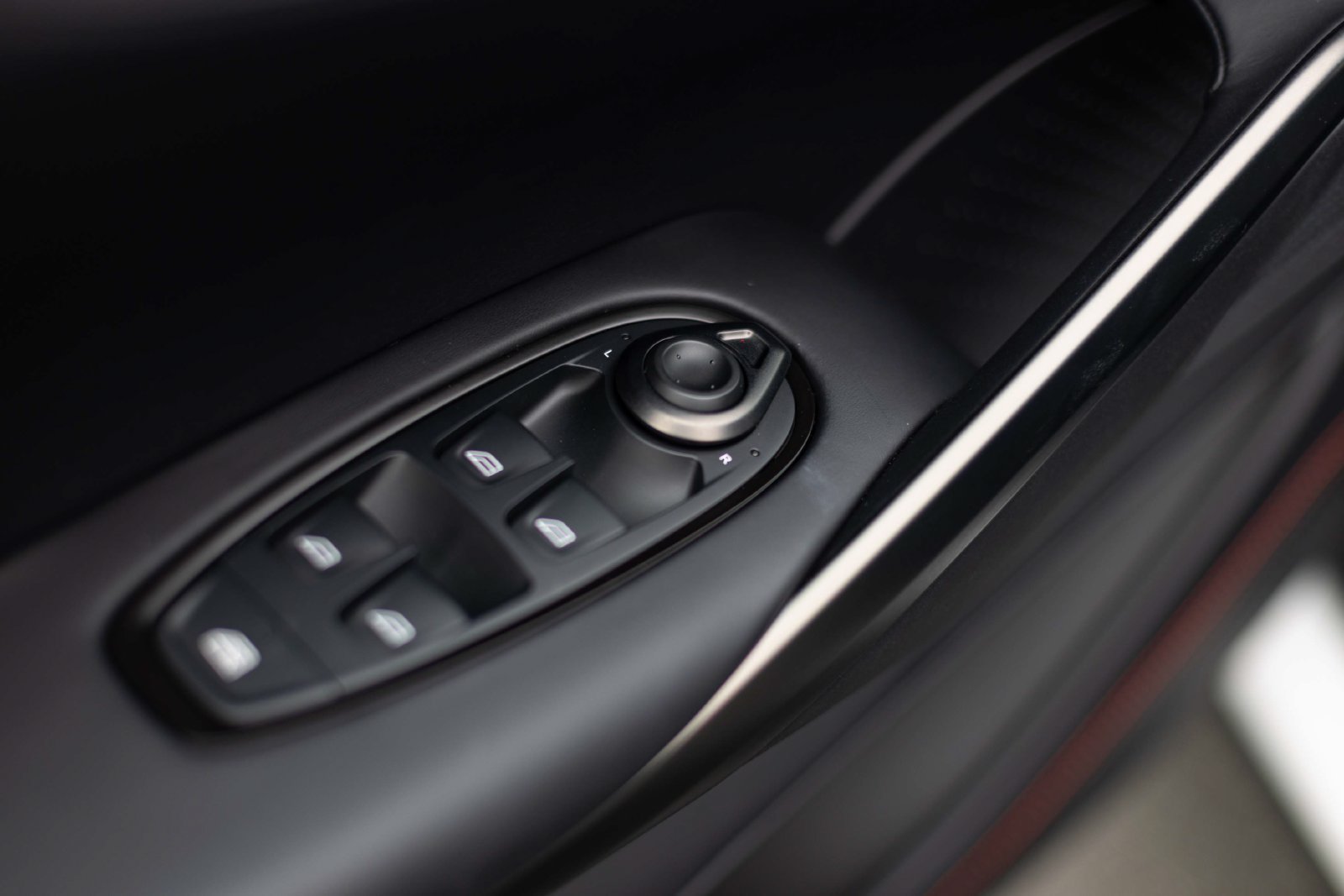 New 2026 Aston Martin DBX S AWD/4WD image 27