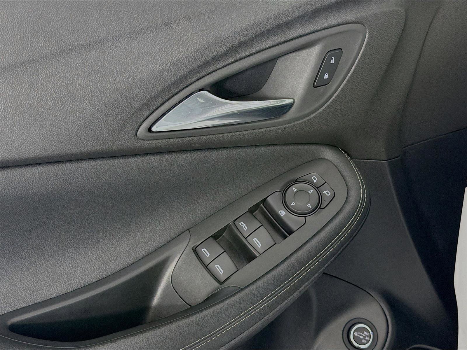 Used 2022 Buick Encore GX Select w/ Sport Touring Package image 18