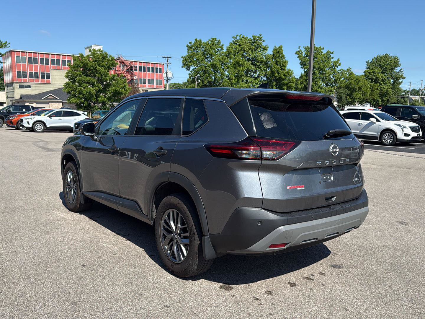 Used 2022 Nissan Rogue S AWD/4WD image 5