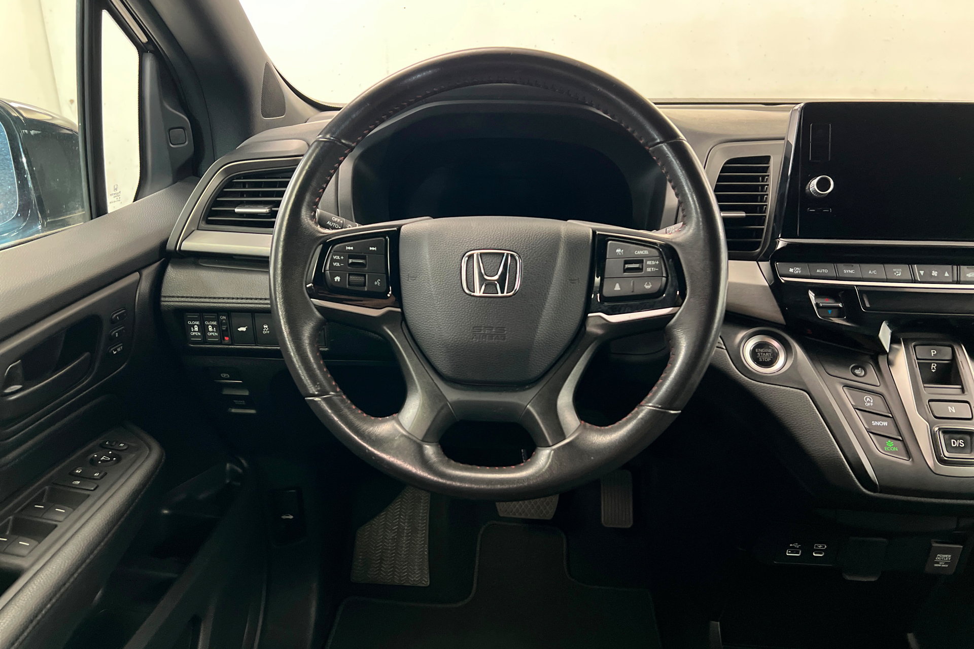 Used 2025 Honda Odyssey Sport-L image 13
