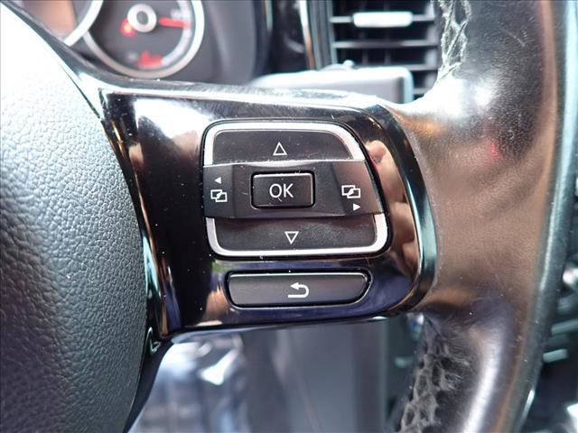 Used 2018 Volkswagen Beetle 2.0T S w/ Style & Comfort Package For S FWD image 15