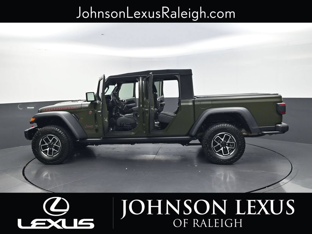 Used 2024 Jeep Gladiator Rubicon w/ Convenience Group AWD/4WD image 37