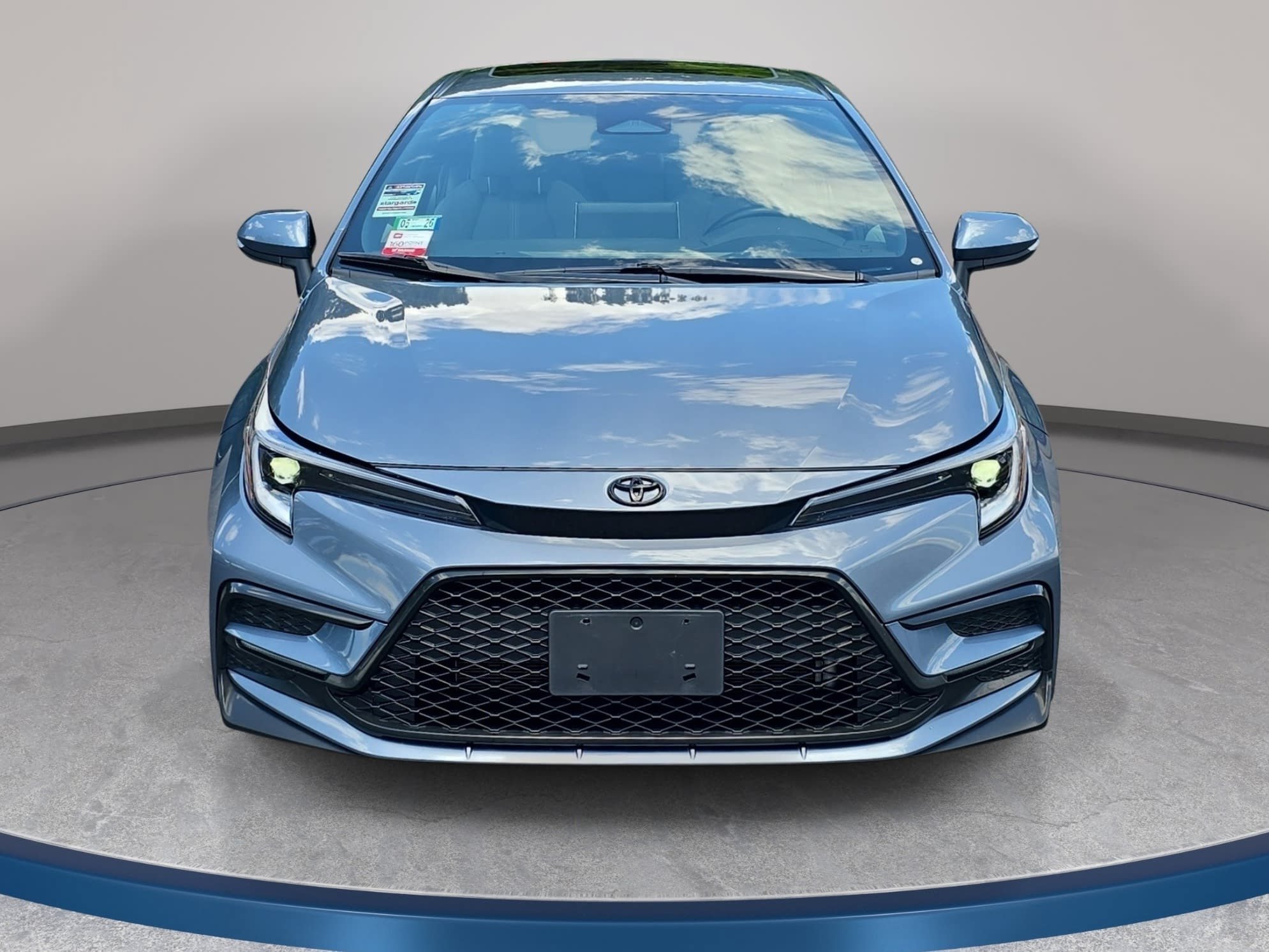 Certified 2025 Toyota Corolla SE w/ SE Premium Package FWD image 2