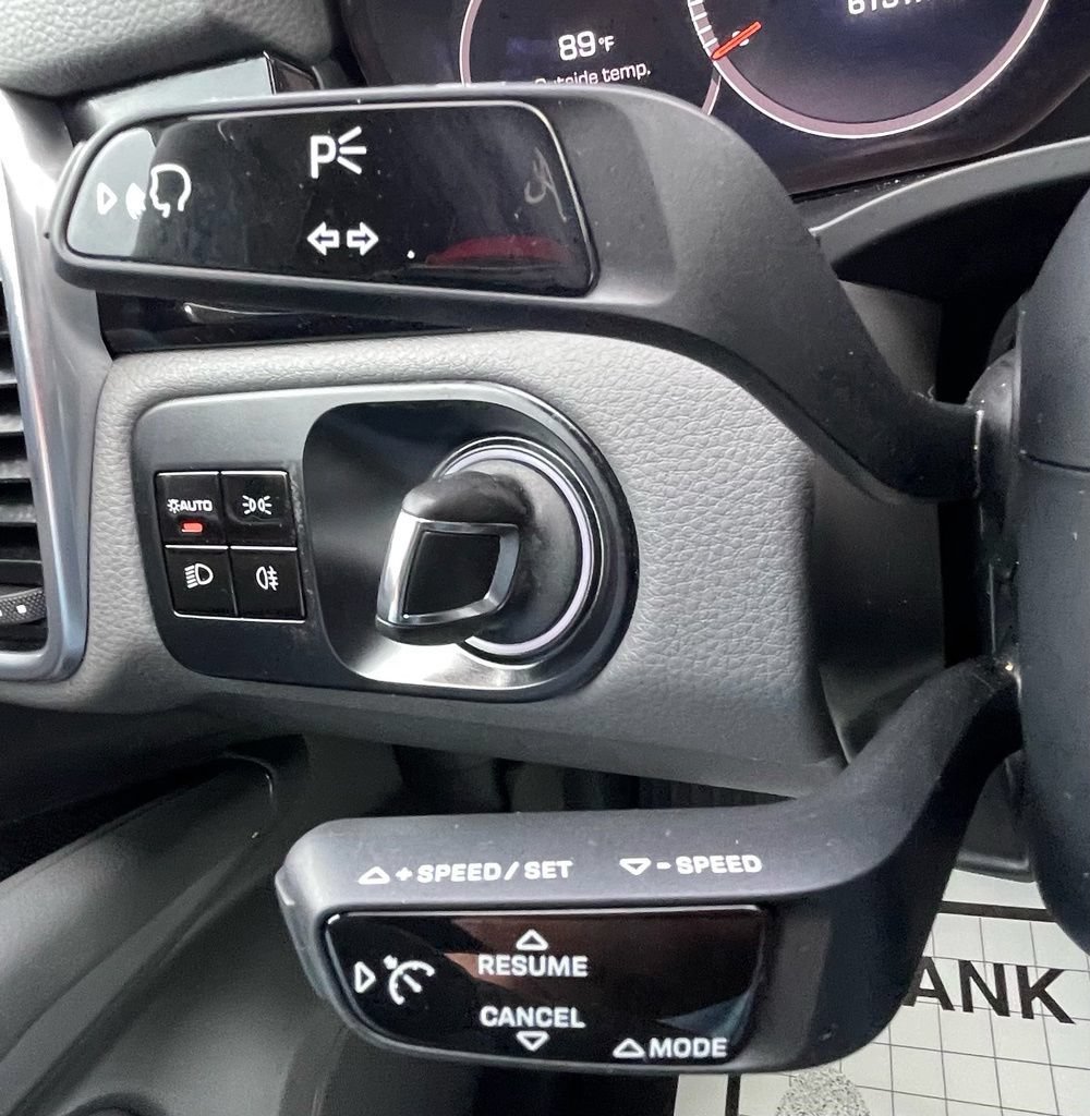 Used 2019 Porsche Cayenne AWD/4WD image 18