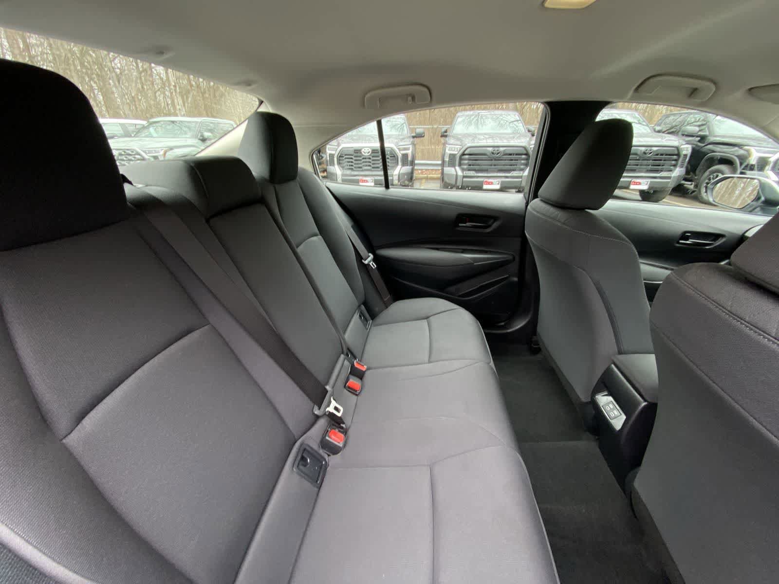 Used 2025 Toyota Corolla LE image 26