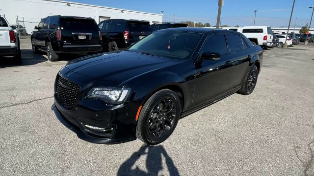 Used 2022 Chrysler 300 Touring L w/ Comfort Group AWD/4WD image 6