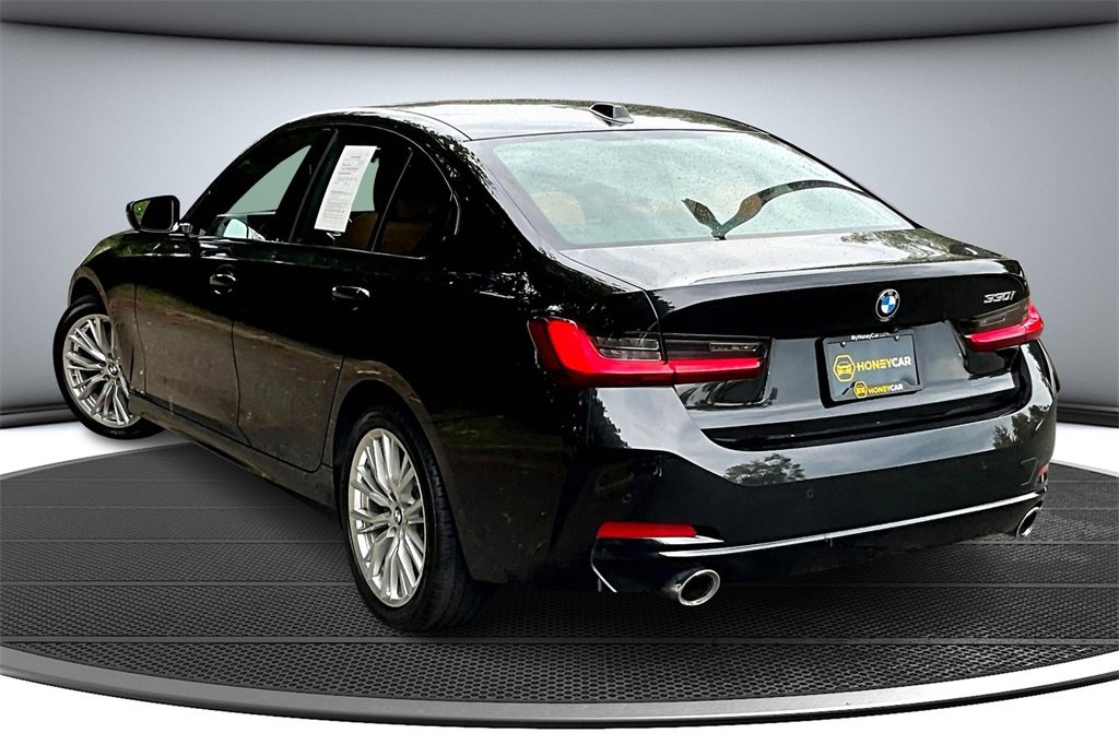 Used 2023 BMW 330i Sedan w/ Premium Package image 4