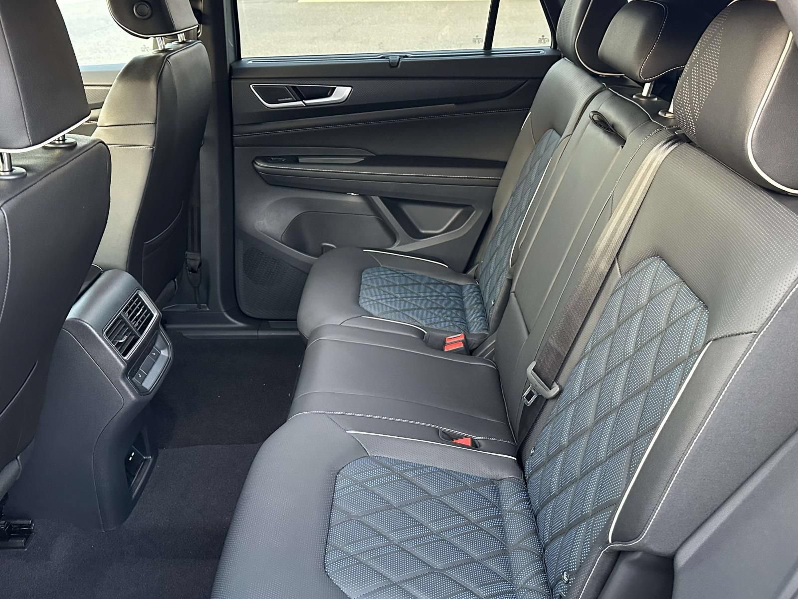 New 2026 Volkswagen Atlas Cross Sport SEL Premium R-Line AWD/4WD image 13