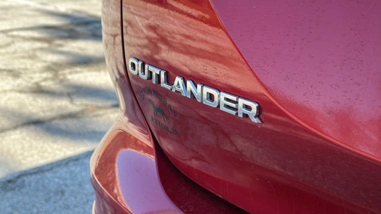 Used 2022 Mitsubishi Outlander SEL image 10