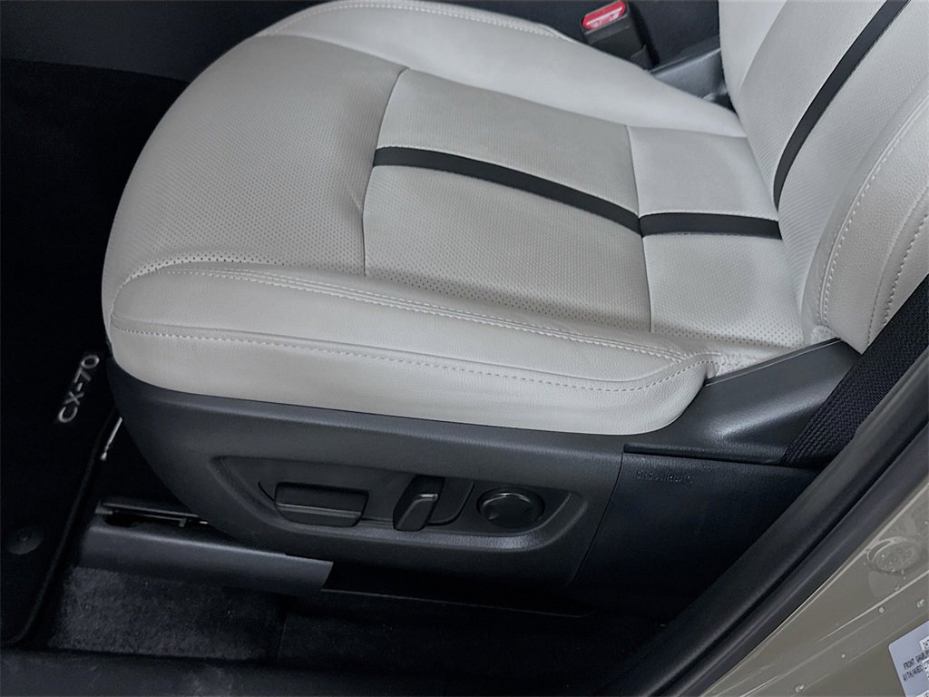 Certified 2025 MAZDA CX-70 Plug-In Hybrid w/ Premium Pkg image 9