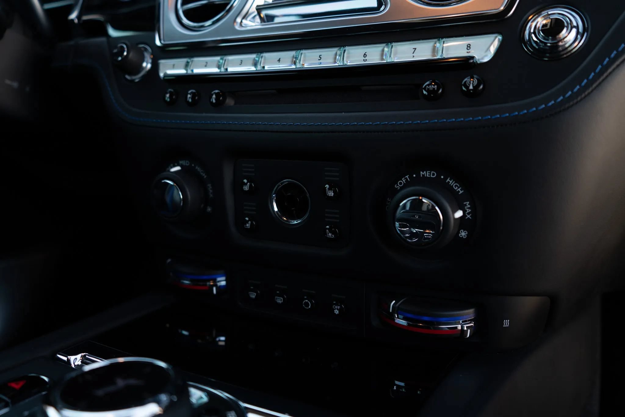 Used 2017 Rolls-Royce Dawn RWD image 69