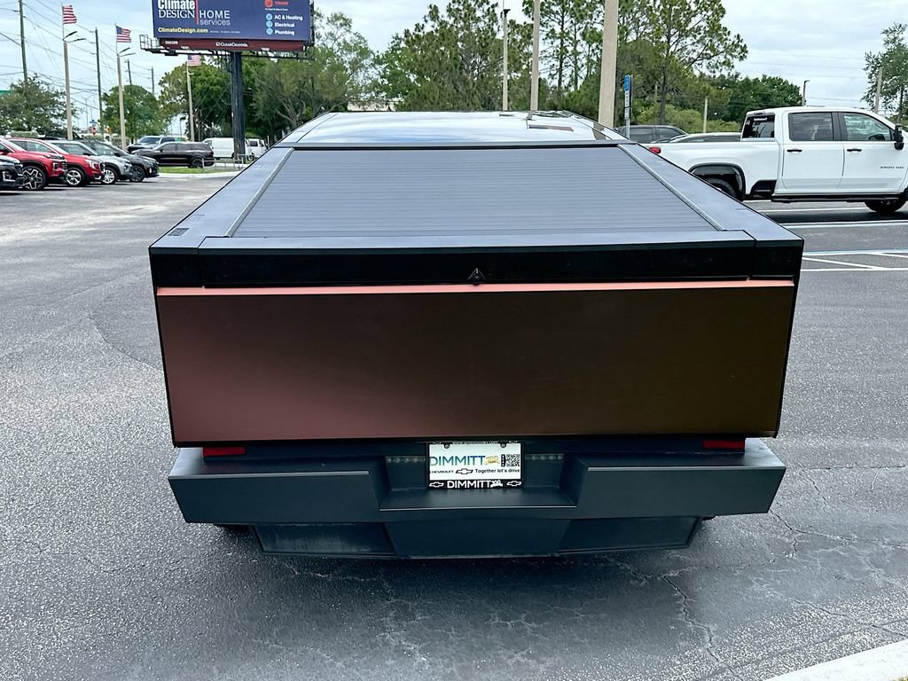 Used 2024 Tesla Cybertruck AWD Crew Cab image 6
