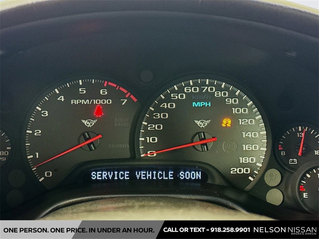 Used 2004 Chevrolet Corvette Coupe w/ Roof Package image 12