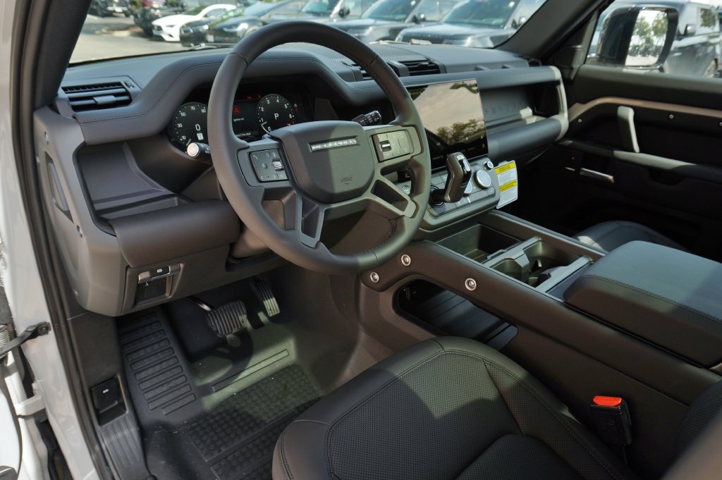 New 2026 Land Rover Defender 110 S AWD/4WD image 11