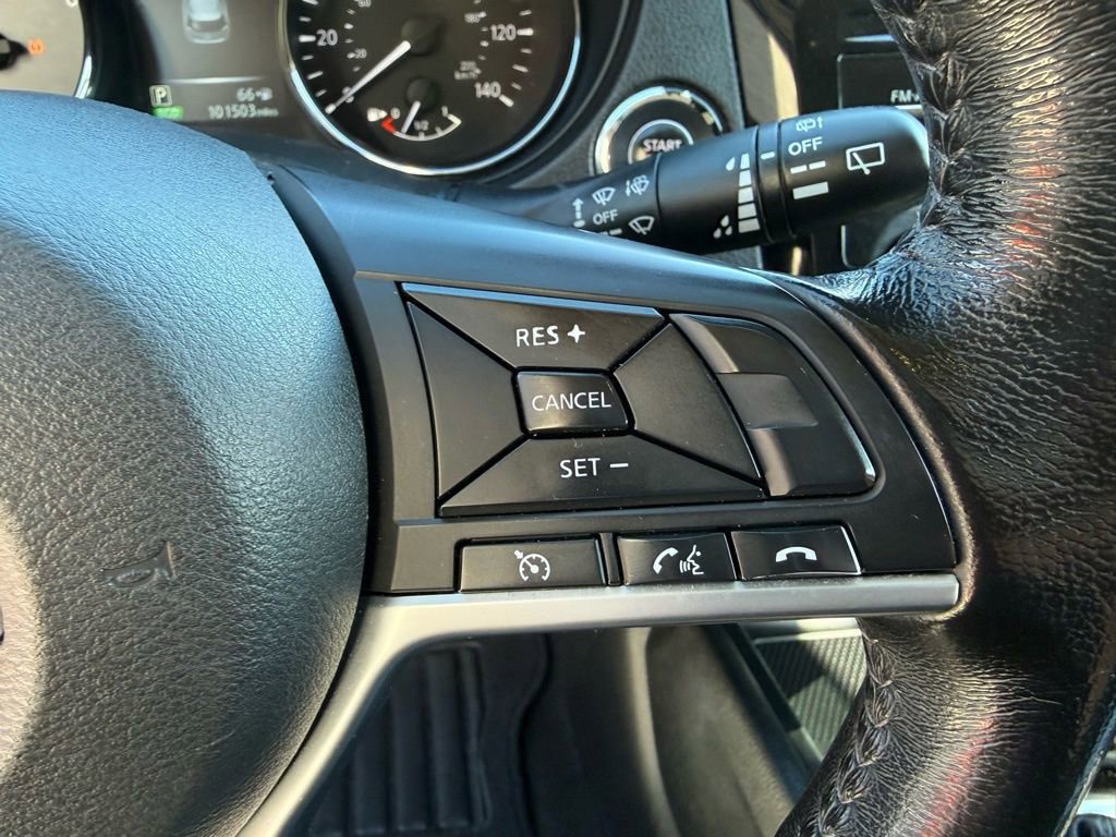 Used 2017 Nissan Rogue SV image 16