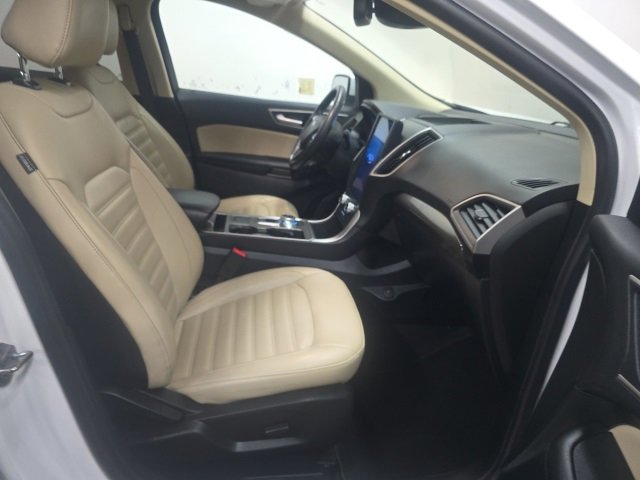 Used 2023 Ford Edge SEL w/ Convenience Package image 3