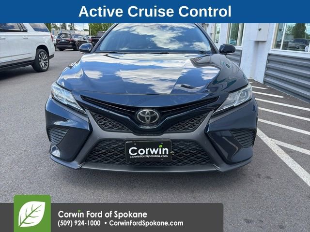 Used 2018 Toyota Camry SE w/ Moonroof Package FWD image 9