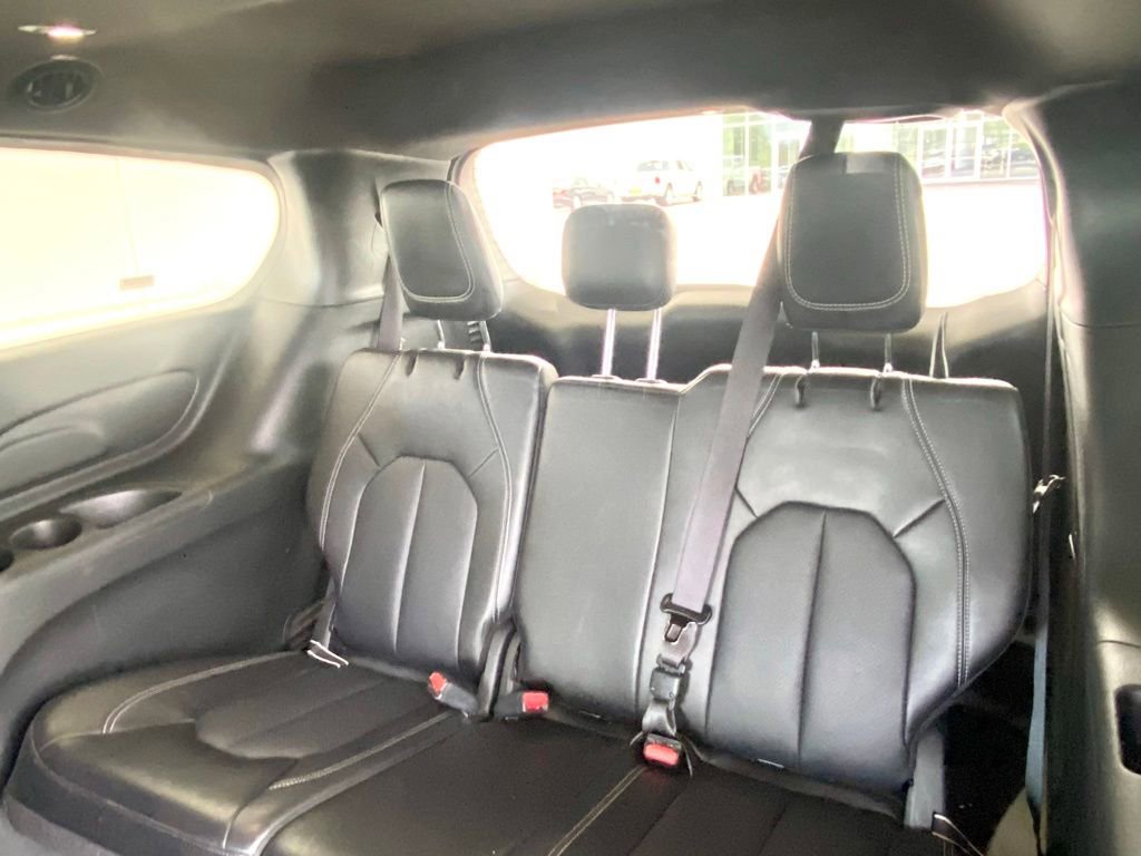 Used 2025 Chrysler Pacifica Select FWD image 15