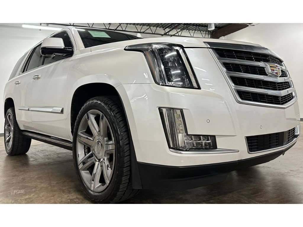Used 2016 Cadillac Escalade Premium AWD/4WD image 6