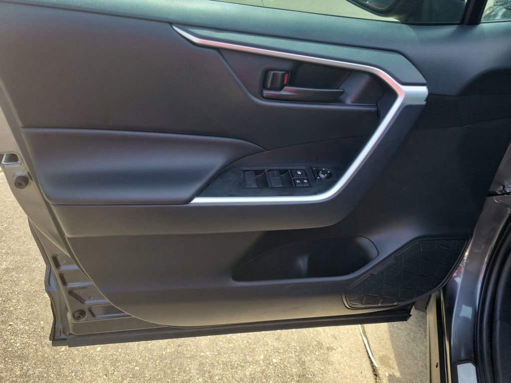 Used 2024 Toyota RAV4 LE FWD image 12