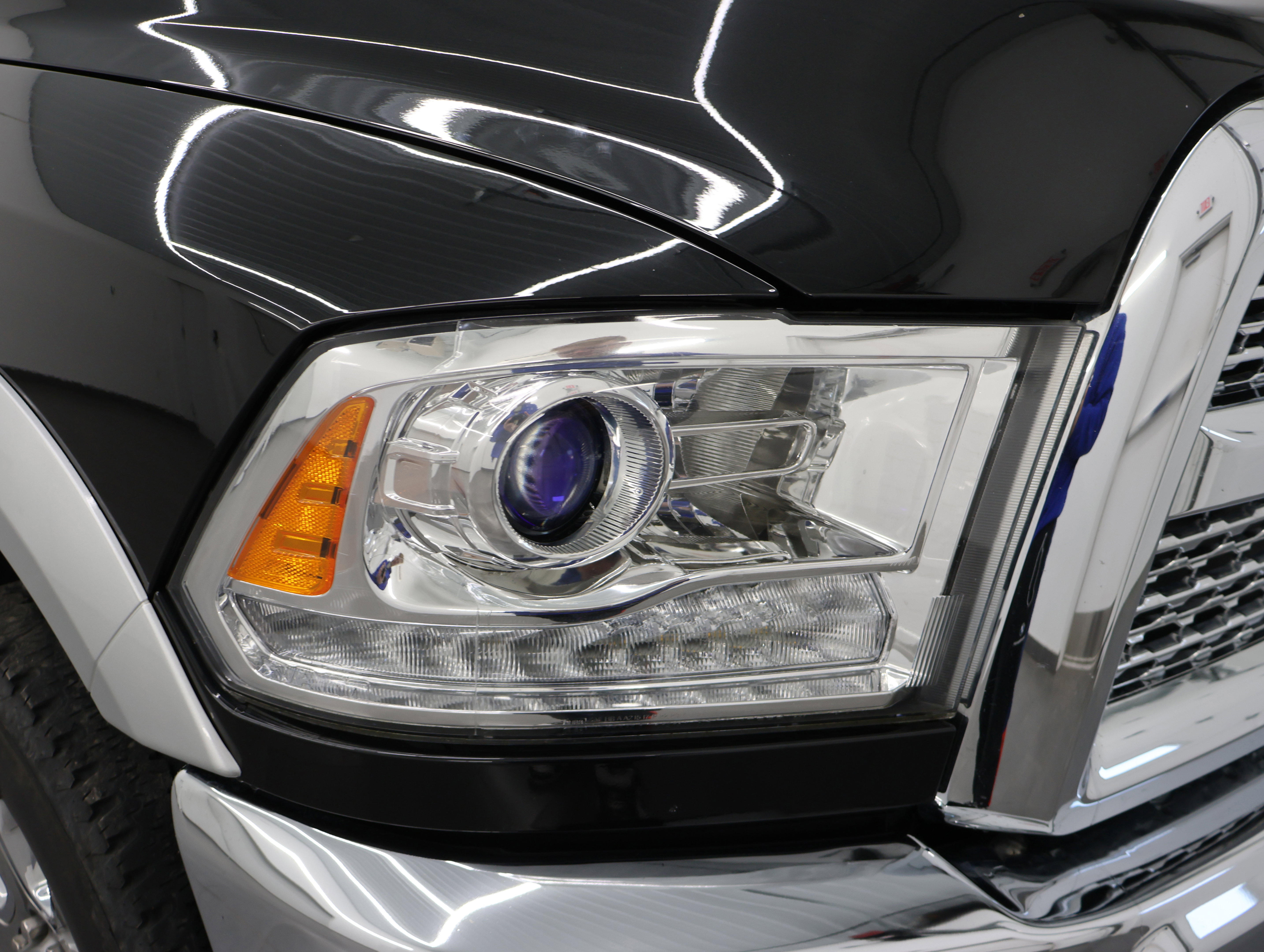 Used 2018 RAM 2500 Laramie image 23