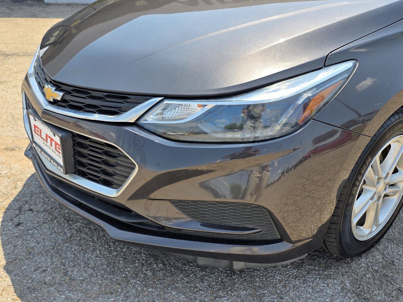Used 2017 Chevrolet Cruze LT w/ Convenience Package FWD image 36
