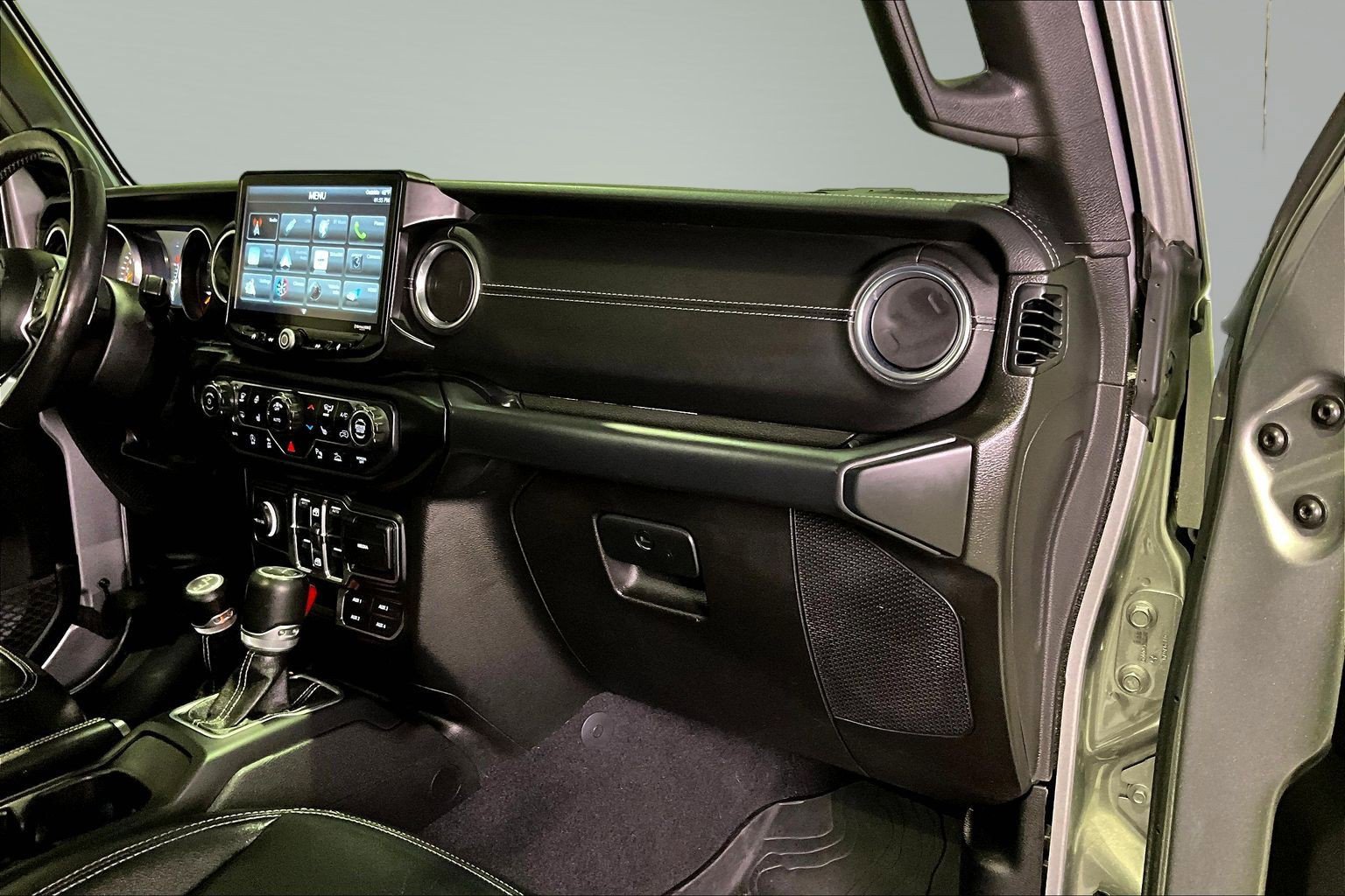 Used 2020 Jeep Gladiator Overland image 26