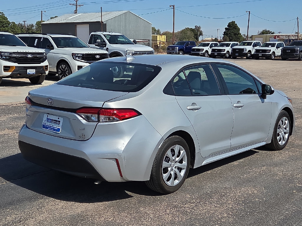 Used 2024 Toyota Corolla LE FWD image 5